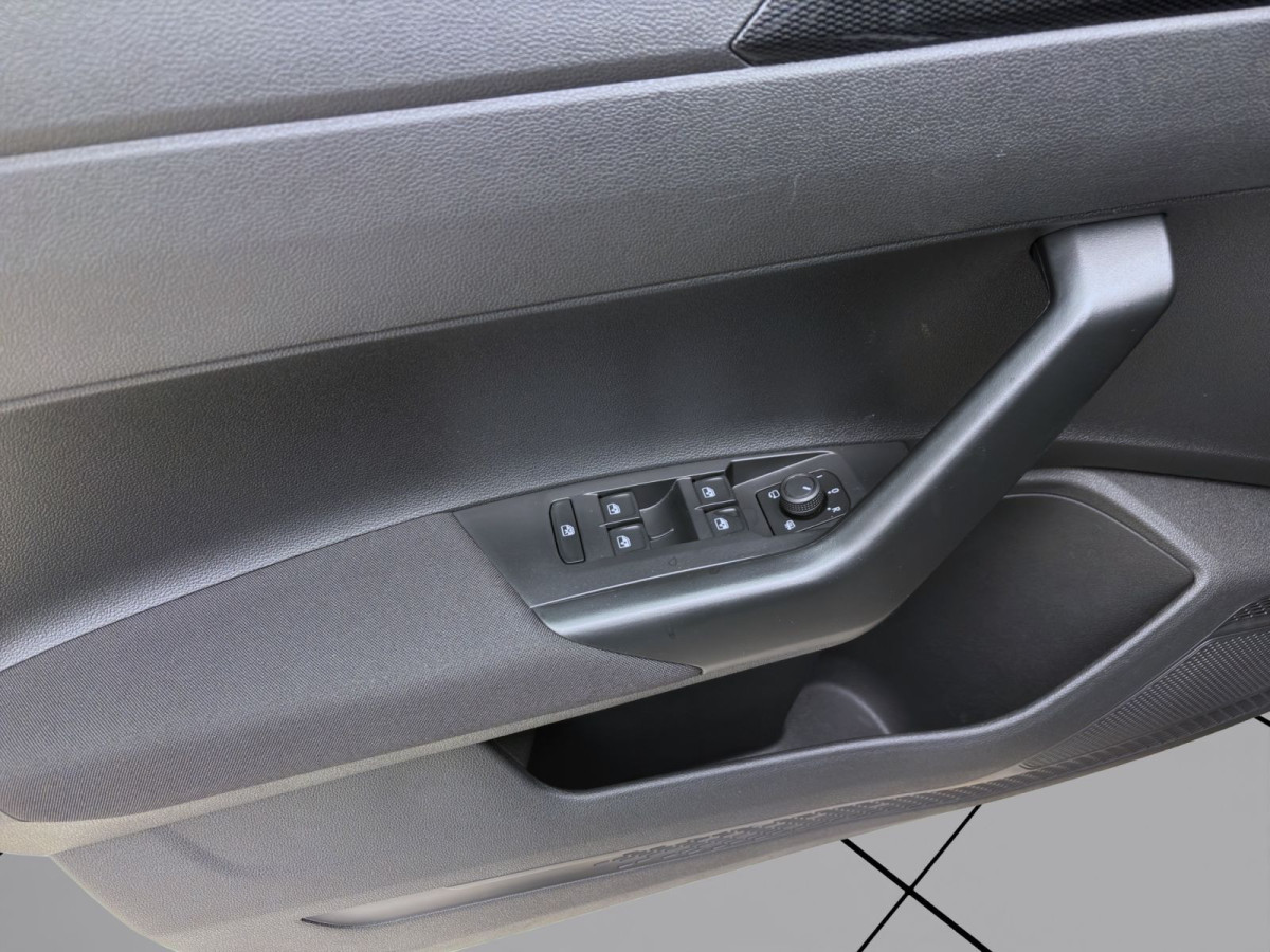 Thumb 9: Volkswagen Polo 1.0 MPI LIFE AHK PDC LED SITZHZG