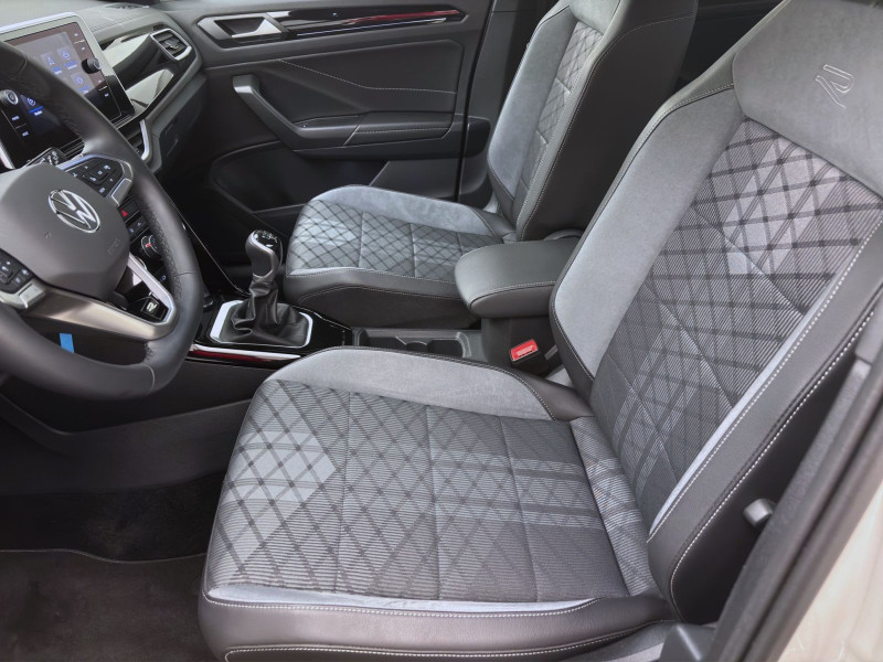 Bild 8: Volkswagen T-Roc 1.0 TSI R-LINE AHK PDC SHZG KLIMA ACC