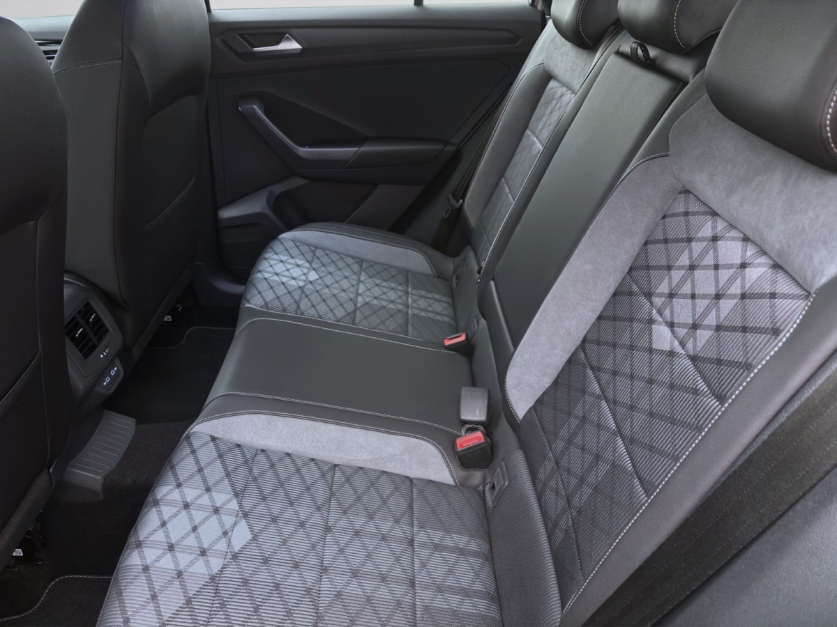 Thumb 14: Volkswagen T-Roc 1.0 TSI R-LINE AHK PDC SHZG KLIMA ACC