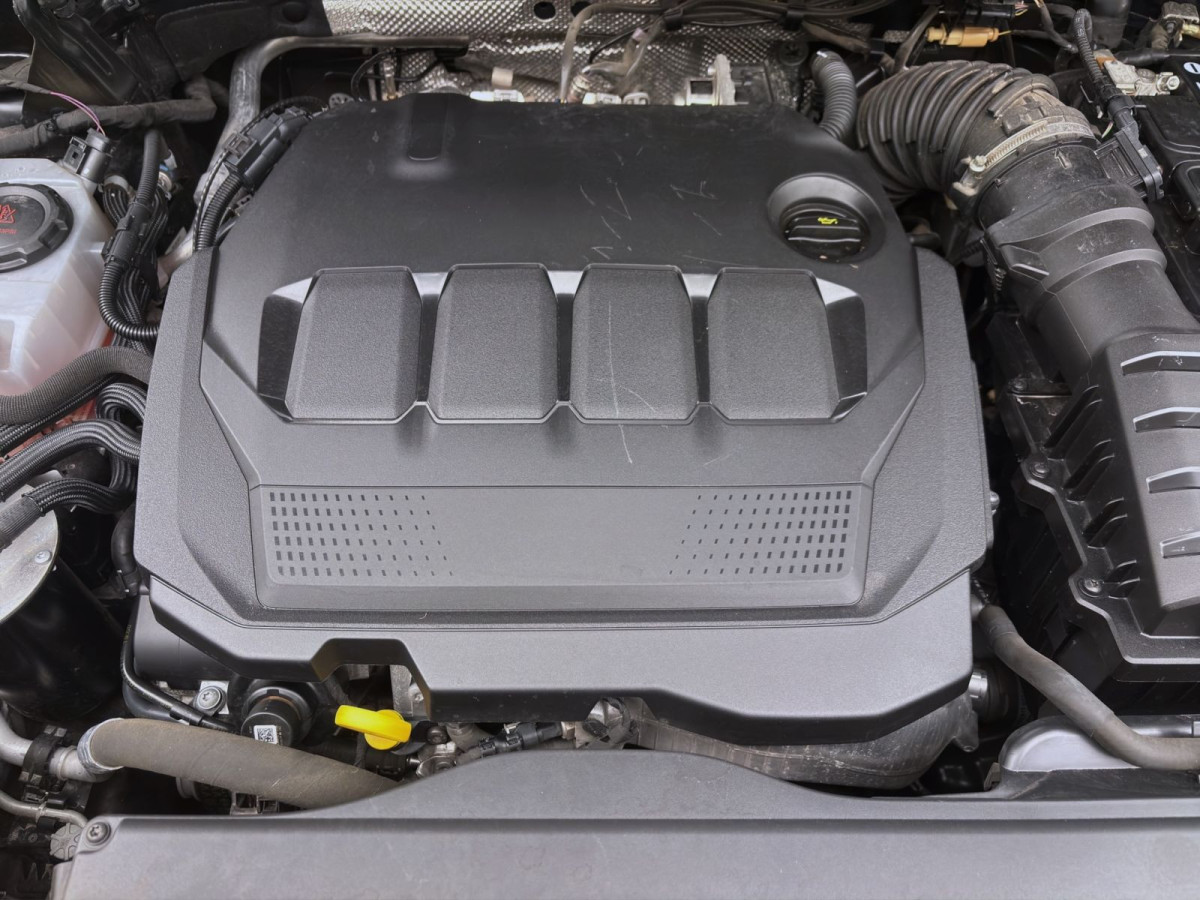 Thumb 16: Volkswagen Tiguan 2.0 TDI DSG R-LINE NAVI AHK KAMERA KLIMA