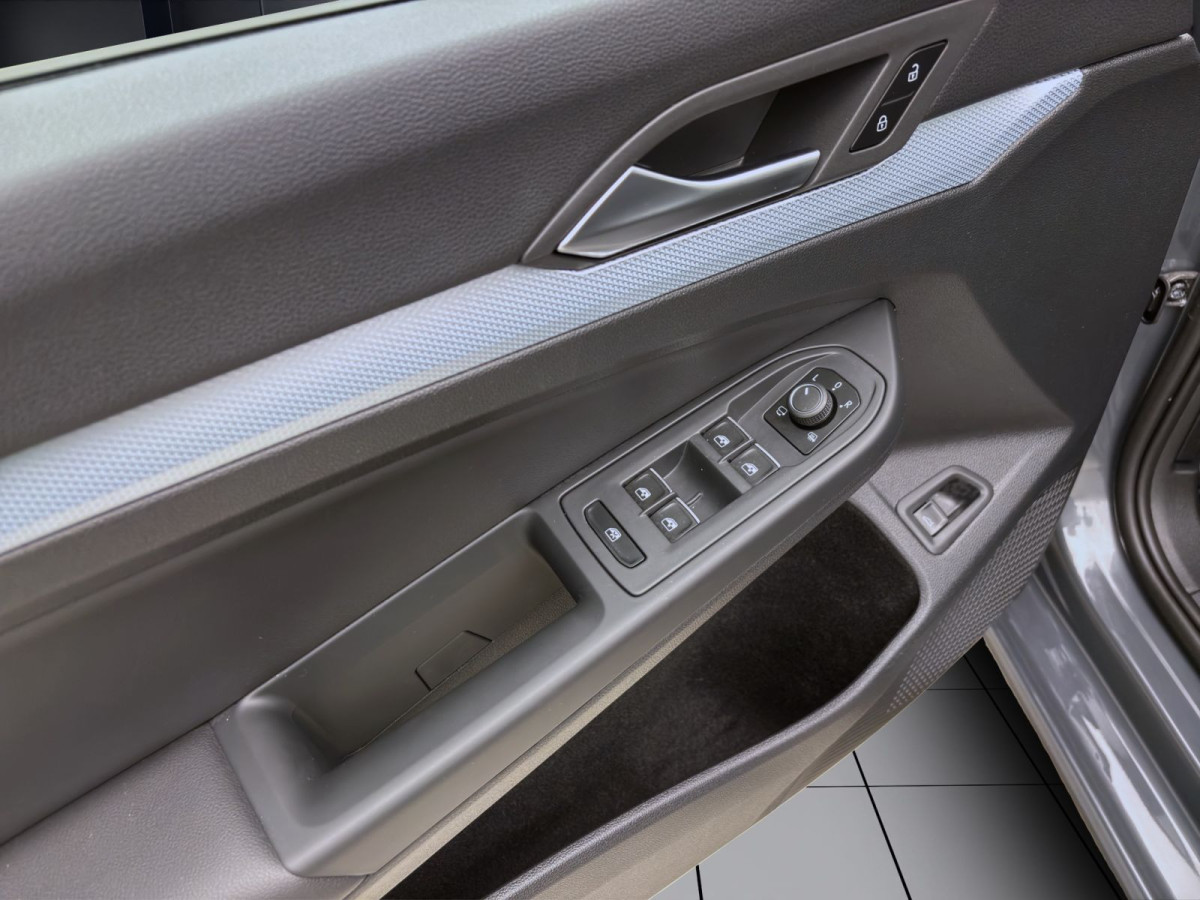 Thumb 9: Volkswagen Golf Variant 1.5 eTSI DSG GOAL KAMERA SITZHZG PDC KLIMA