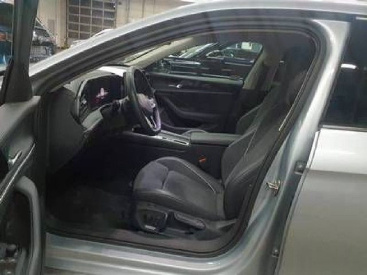 Thumb 2: Volkswagen Passat Variant 1.5 TSI eHybrid DSG BUSINESS NAVI AHK KAMERA PDC