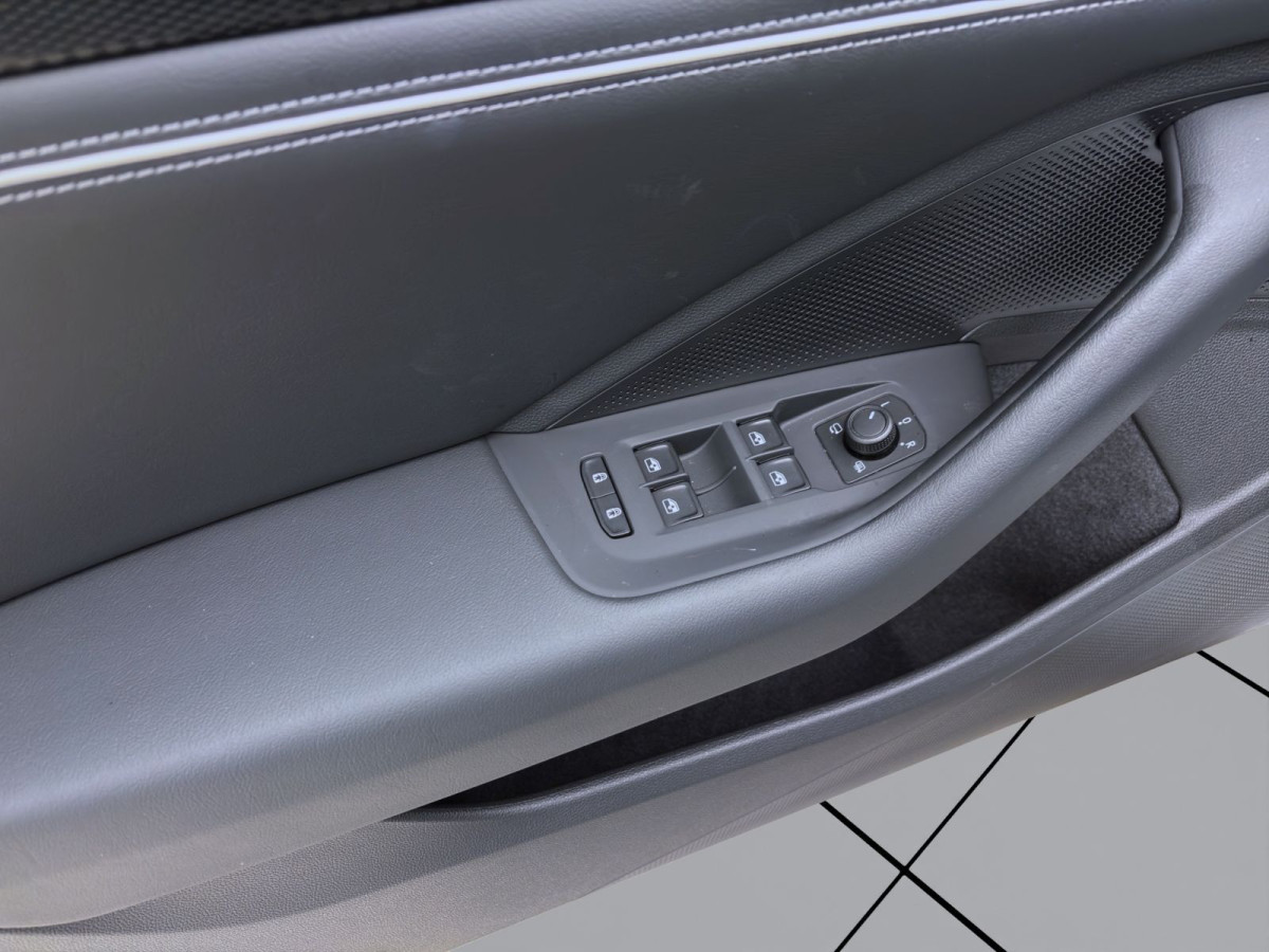 Thumb 9: Volkswagen Passat Variant 1.5 eTSI DSG BUSINESS AHK NAVI KAMERA SITZHZG