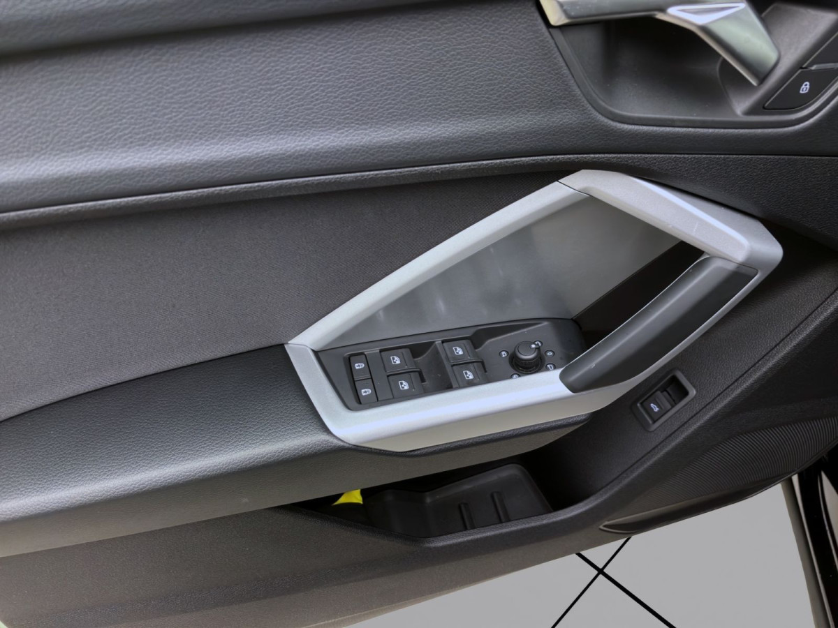 Thumb 9: Audi Q3 35 TFSI NAVI+ KAMERA SITZHZG PDC KLIMA