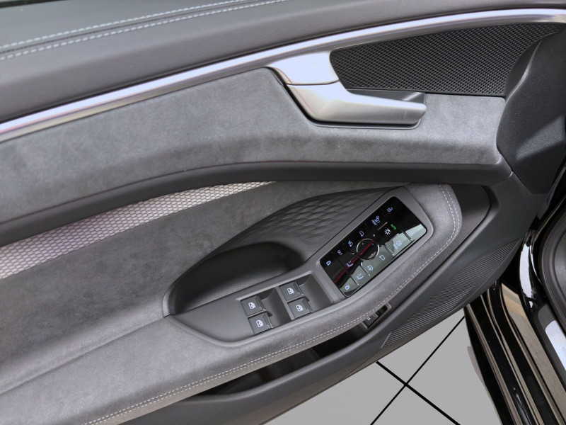 Bild 9: Audi A6 Avant TDI Q S LINE AHK MEMORY LM21