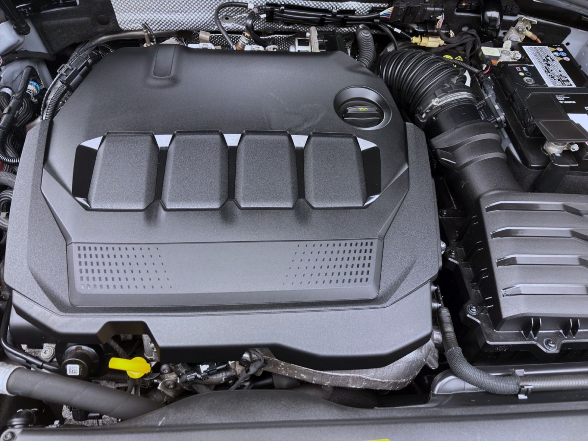 Thumb 17: Volkswagen Passat Variant 2.0 TDI DSG BUSINESS NAVI AHK PDC KLIMA LED