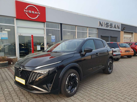 Automodell: Qashqai in der Farbe schwarz