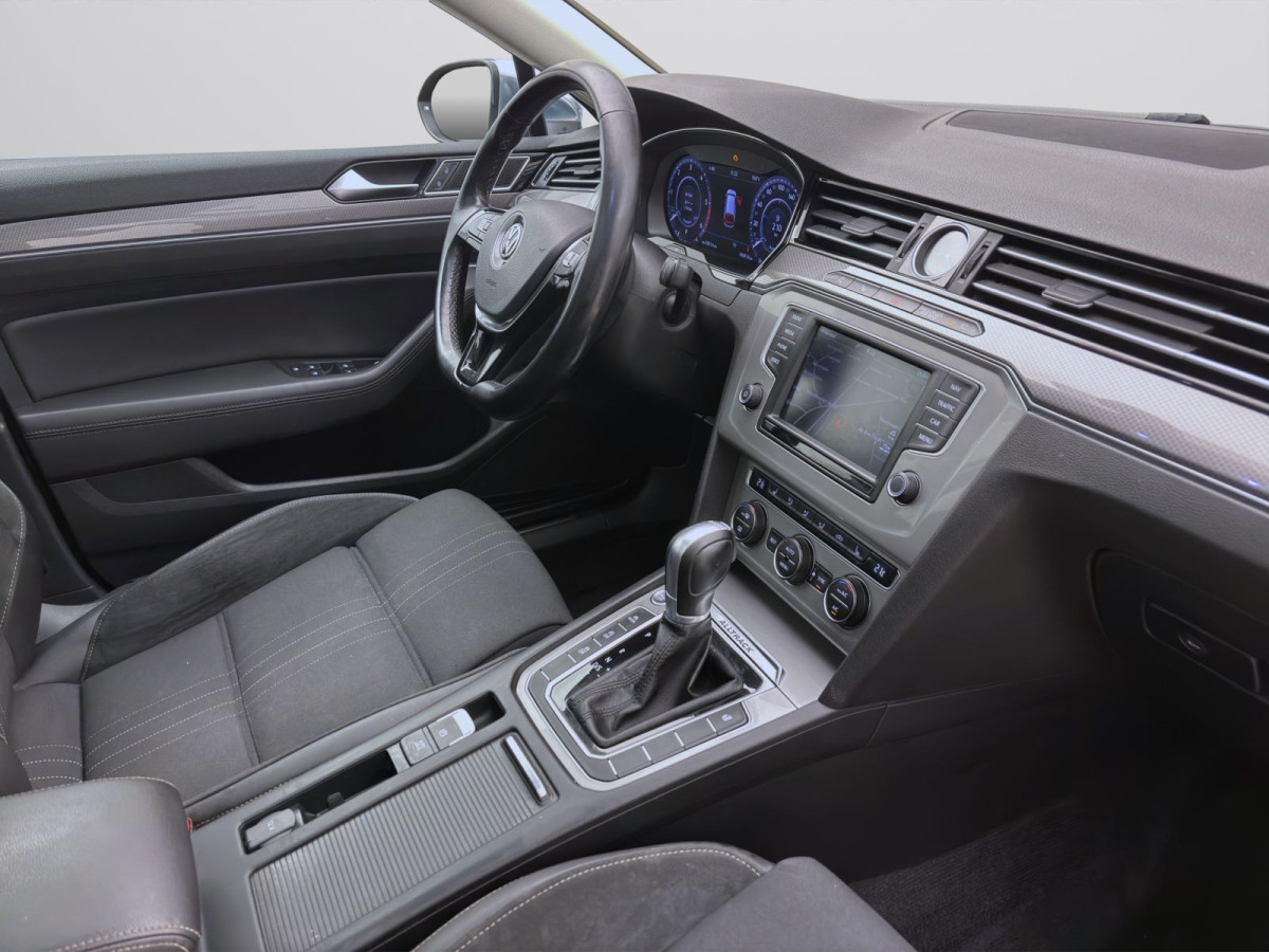 Thumb 16: Volkswagen Passat Variant 2.0 TDI DSG 4M ALLTRACK PANO AHK NAVI ACC
