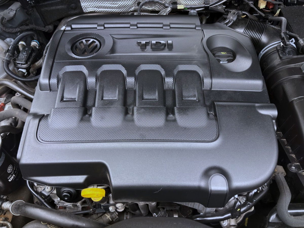 Thumb 17: Volkswagen Passat Variant 2.0 TDI DSG 4M ALLTRACK PANO AHK NAVI ACC