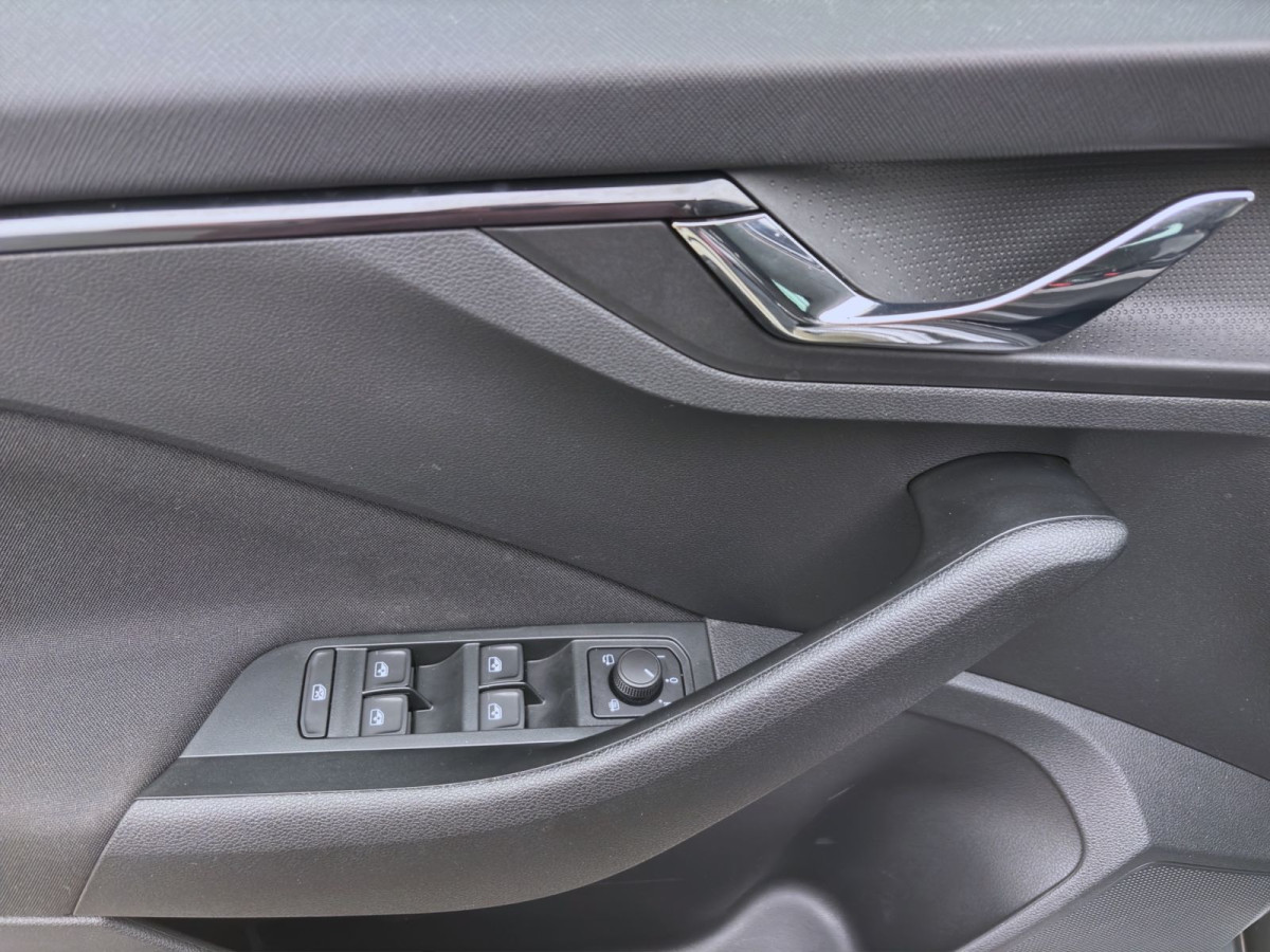 Thumb 9: Škoda Kamiq 1.0 TSI DSG SELECTION KAMERA PDC LED SITZHZG