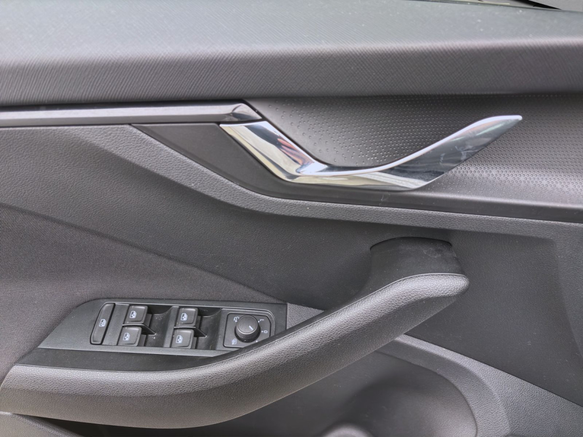 Thumb 9: Škoda Scala 1.0 TSI DSG TOUR NAVI AHK KAMERA KLIMA