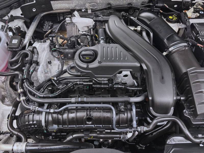 Bild 16: Škoda Superb Combi 1.5 TSI mHEV DSG ESSENCE NAVI PDC LED SITZHZG