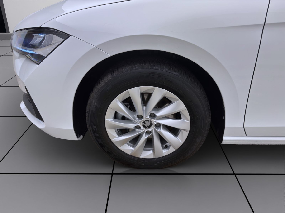 Thumb 7: Škoda Superb Combi 1.5 TSI mHEV DSG ESSENCE NAVI PDC LED SITZHZG