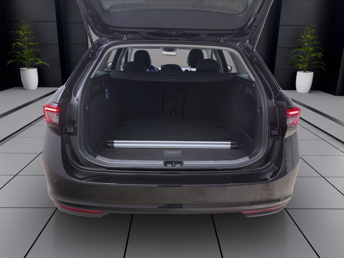 Thumb 3: Škoda Superb Combi 1.5 TSI mHEV DSG ESSENCE NAVI PDC LED SITZHZG