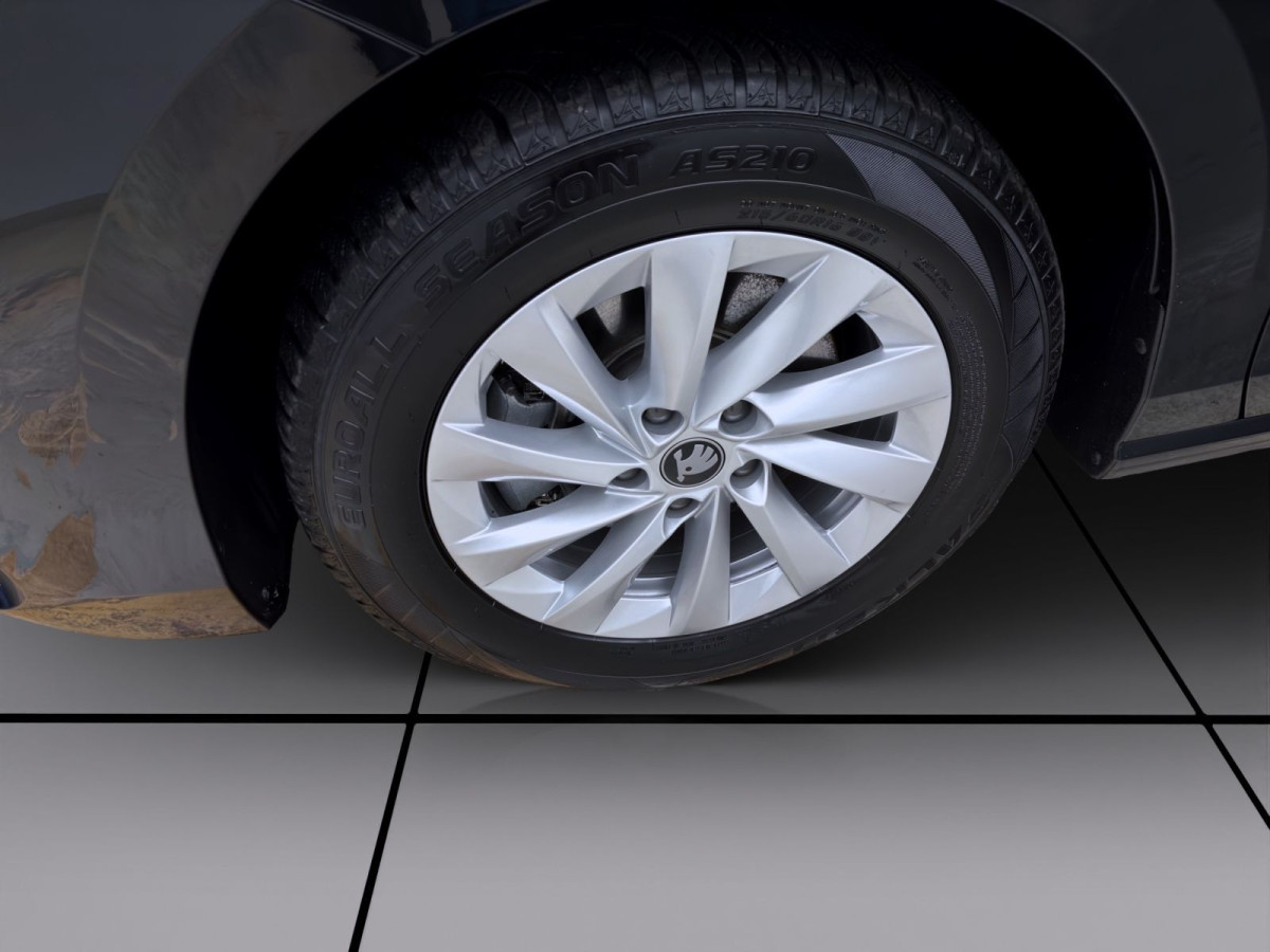 Thumb 7: Škoda Superb Combi 1.5 TSI mHEV DSG ESSENCE NAVI PDC LED SITZHZG