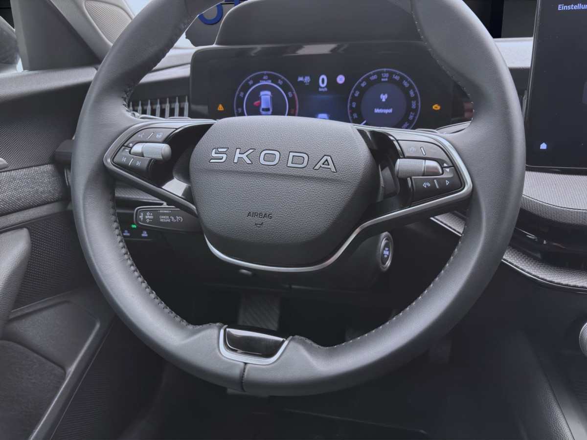 Thumb 11: Škoda Superb Combi 1.5 TSI mHEV DSG ESSENCE NAVI PDC LED SITZHZG
