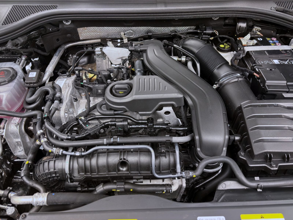 Thumb 17: Škoda Superb Combi 1.5 TSI mHEV DSG ESSENCE NAVI PDC LED SITZHZG