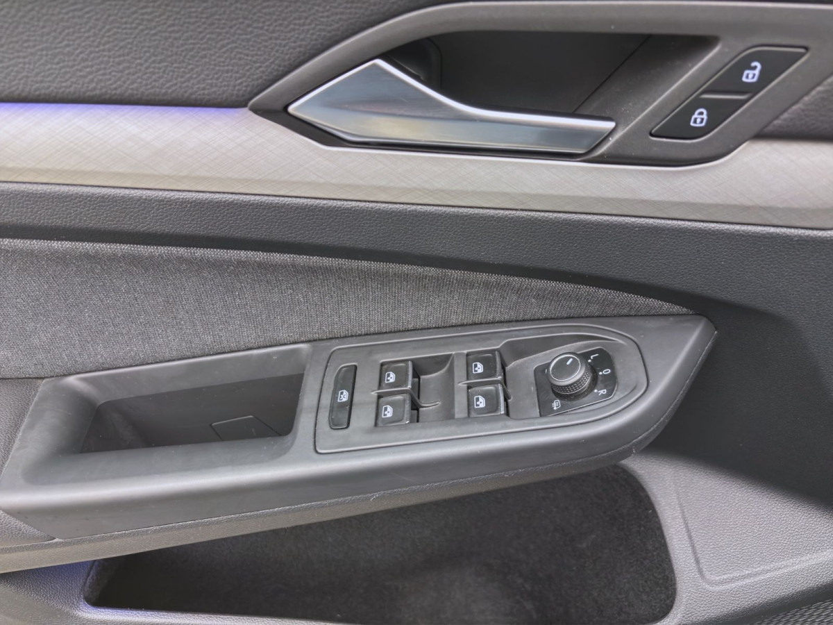 Thumb 9: Volkswagen Golf Variant 2.0 TDI DSG LIFE NAVI PDC LED SITZHZG