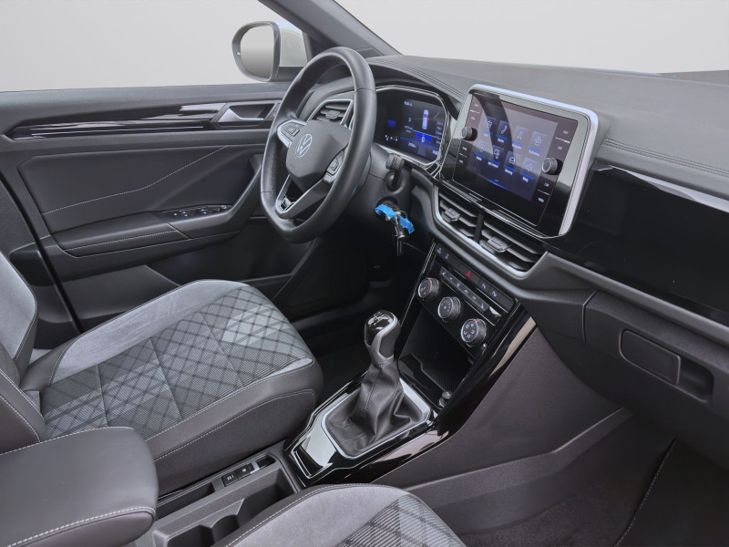 Bild 16: Volkswagen T-Roc 1.0 TSI R-LINE PDC SITZHZG LED KLIMA