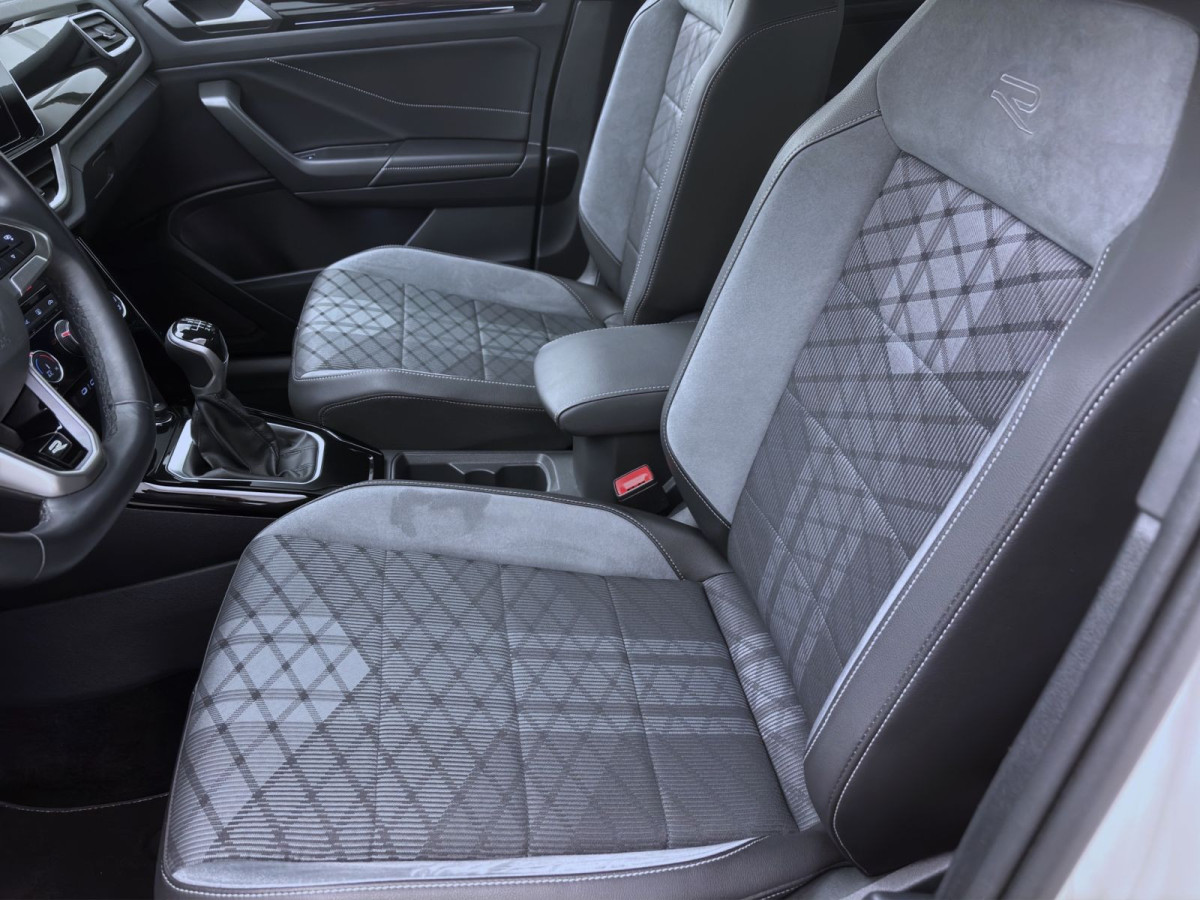 Thumb 8: Volkswagen T-Roc 1.0 TSI R-LINE PDC SITZHZG LED KLIMA