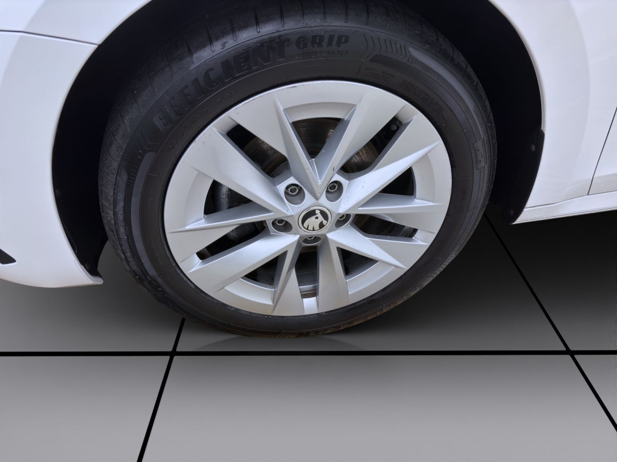 Thumb 7: Škoda Octavia Combi 2.0 TDI DSG STYLE AHK NAVI PDC SITZHZG