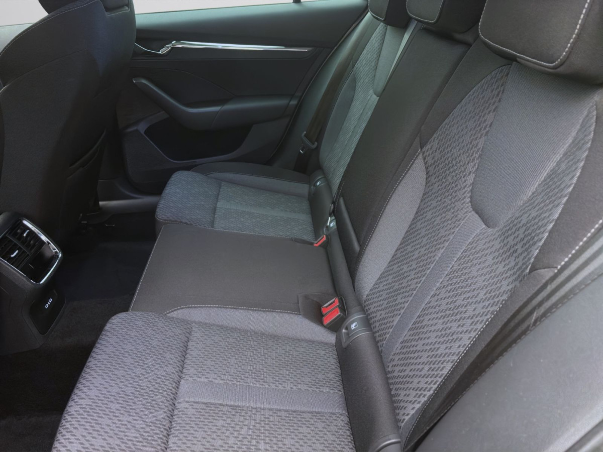 Thumb 14: Škoda Octavia Combi 2.0 TDI DSG STYLE AHK NAVI PDC SITZHZG