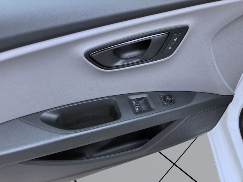 Bild 9: Seat Leon Sportstourer 1.6 TDI REFERENCE SITZHZG KLIMA PDC