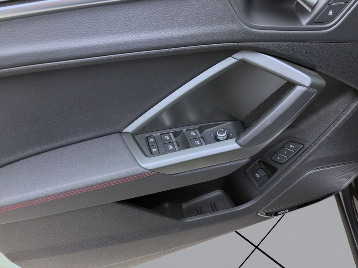 Thumb 9: Audi Q3 40 TDI Q S LINE PANO STDHZG NAVI KLIMA