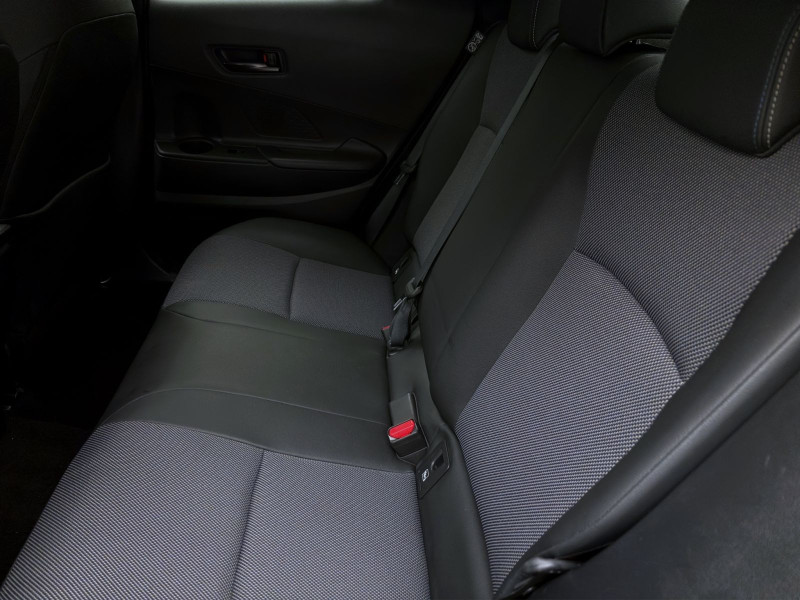 Bild 13: Toyota C-HR 2.0 VVT-i Hybrid LOUNGE PANO LM19 KLIMA KAMERA