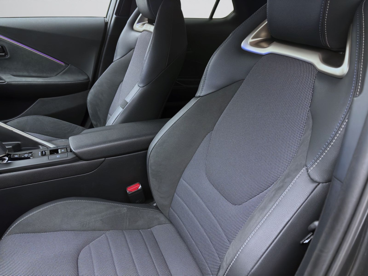Thumb 7: Toyota C-HR 2.0 VVT-i Hybrid LOUNGE PANO LM19 KLIMA KAMERA