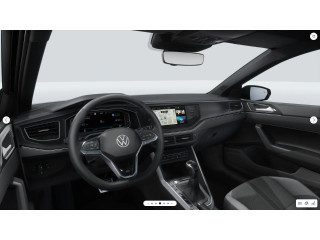 Fahrzeugbild eines Volkswagen Polo in schwarz.