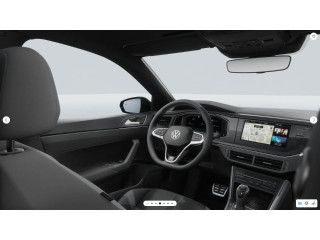 Fahrzeugbild eines Volkswagen Polo in schwarz.