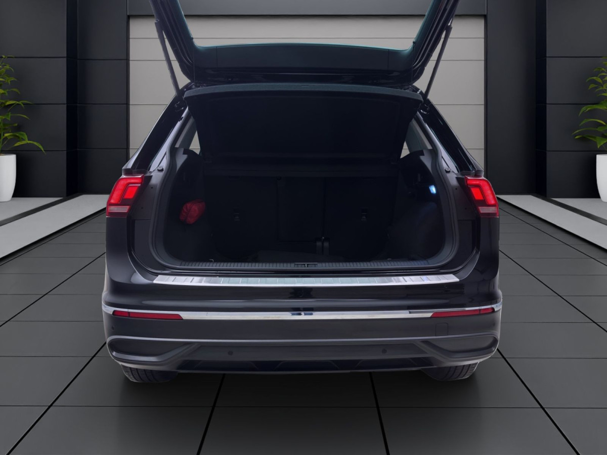 Thumb 3: Volkswagen Tiguan 1.5 TSI DSG ACTIVE NAVI KAMERA AHK PDC