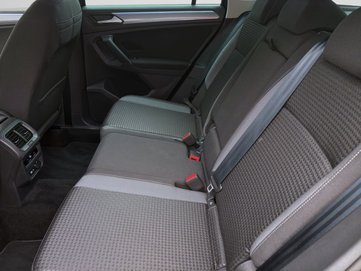 Thumb 14: Volkswagen Tiguan 1.5 TSI DSG ACTIVE NAVI KAMERA AHK PDC