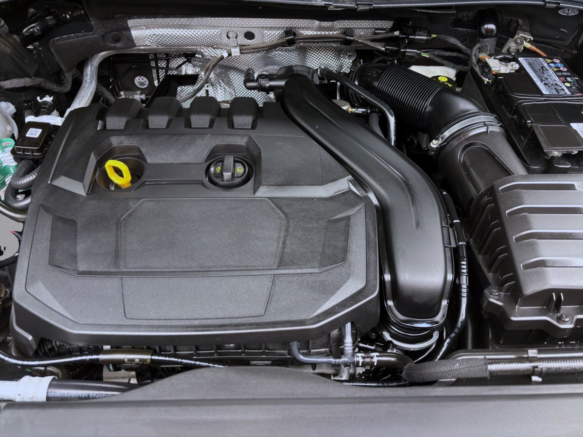 Thumb 17: Volkswagen Tiguan 1.5 TSI DSG ACTIVE NAVI KAMERA AHK PDC