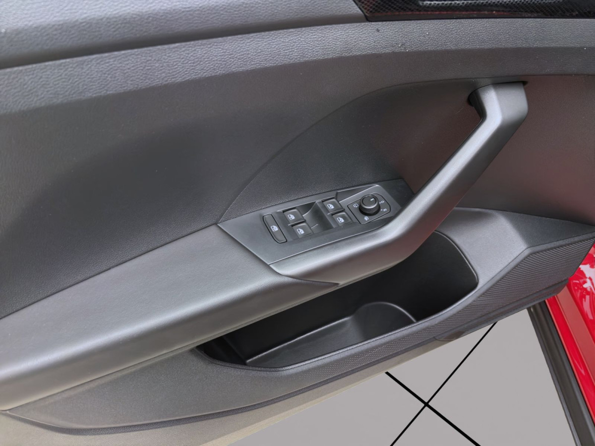 Thumb 9: Volkswagen T-Cross 1.0 TSI DSG LIFE AHK KAMERA KLIMA SHZG