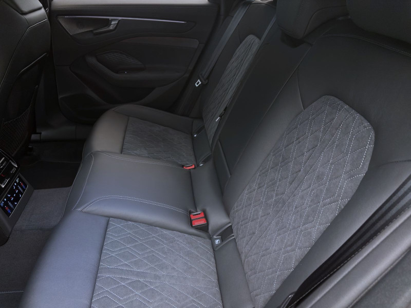 Bild 14: Audi A6 Avant TDI Q EDITION ONE S LINE AHK B&O HUD LM21