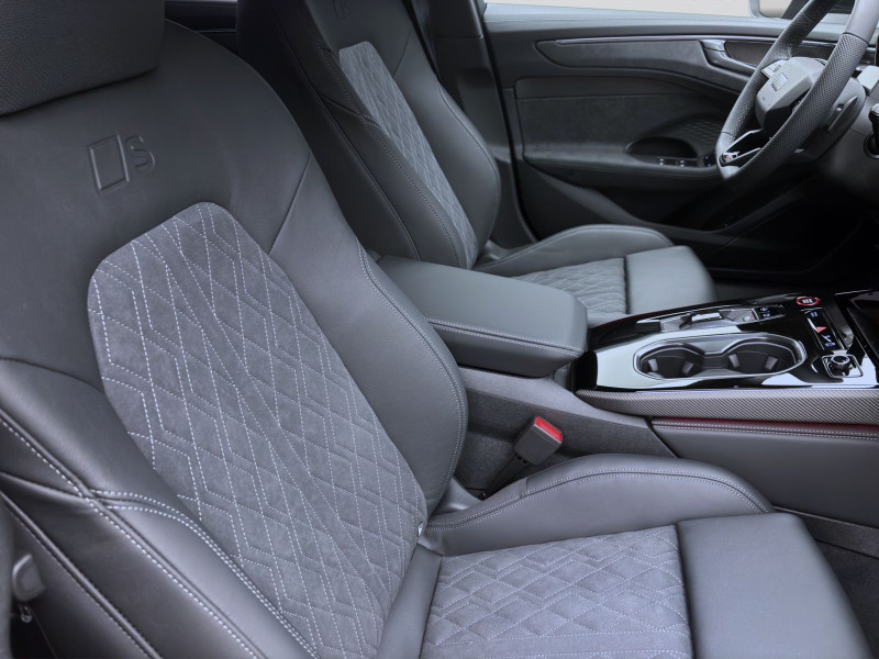 Bild 15: Audi A6 Avant TDI Q EDITION ONE S LINE AHK B&O HUD LM21