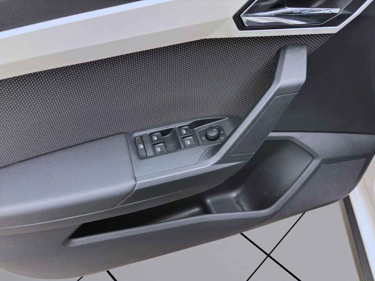 Thumb 9: Seat Arona 1.0 TSI XCELLENCE KAMERA BEATS PDC KLIMA