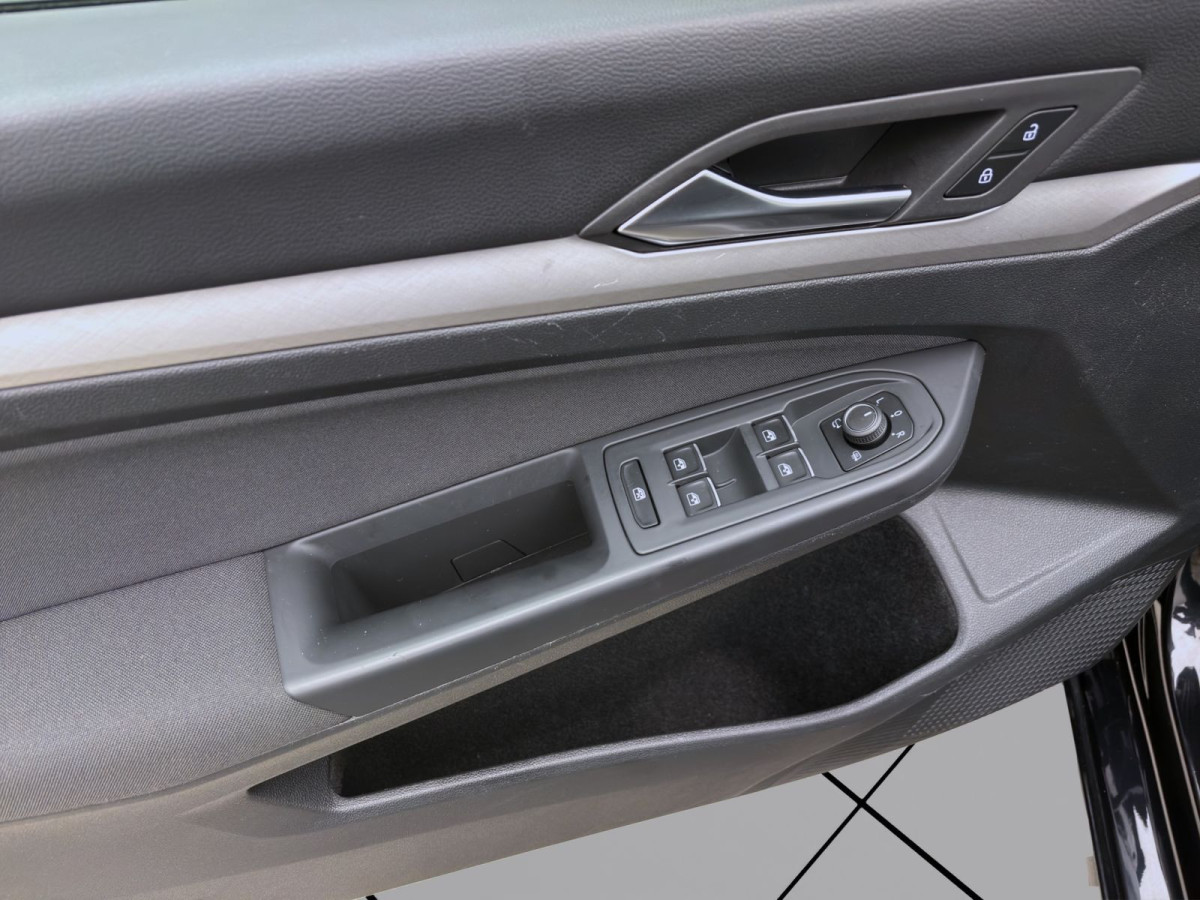 Thumb 9: Volkswagen Golf Variant 1.0 eTSI DSG LIFE AHK KAMERA NAVI PDC