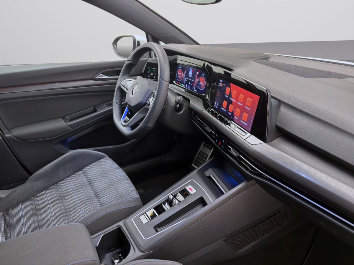 Thumb 16: Volkswagen Golf 1.4 TSI eHybrid DSG GTE STDHZG AHK NAVI SITZHZG