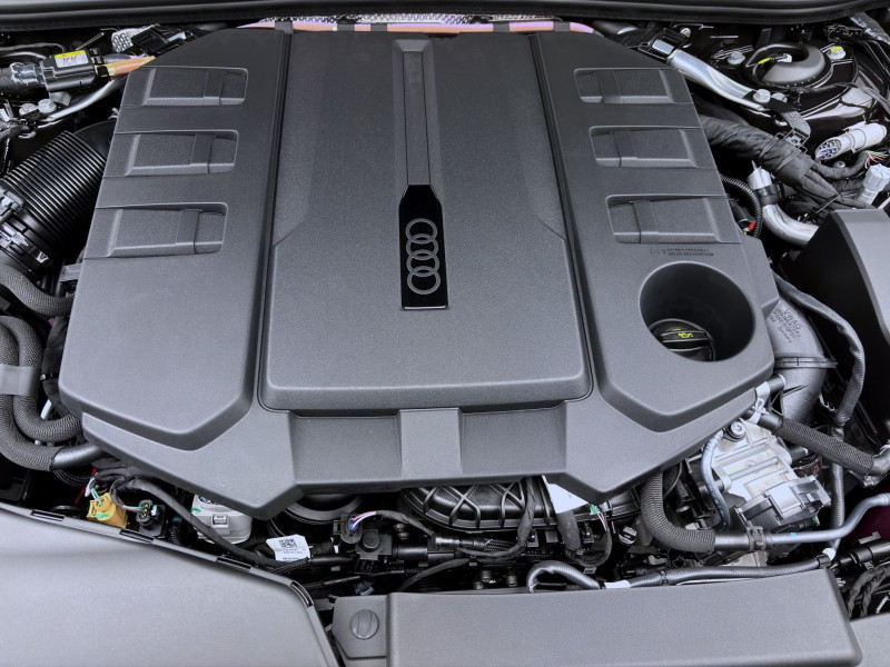 Bild 17: Audi A6 Avant TDI Q EDITION ONE S LINE AHK B&O HUD LM21 PANO WR20