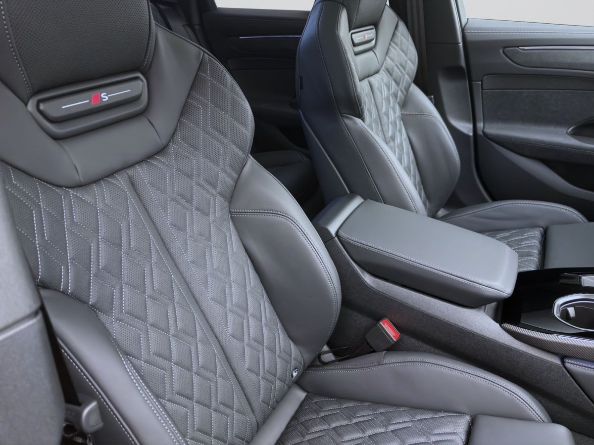 Thumb 15: Audi A6 Avant TDI Q EDITION ONE S LINE AHK B&O HUD LM21 PANO WR20