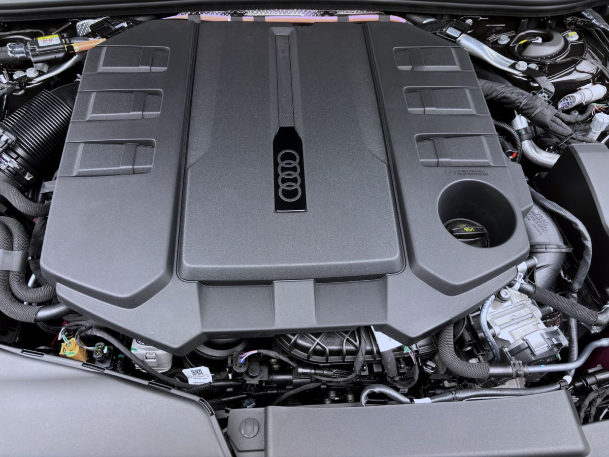 Thumb 17: Audi A6 Avant TDI Q EDITION ONE S LINE AHK B&O HUD LM21 PANO WR20