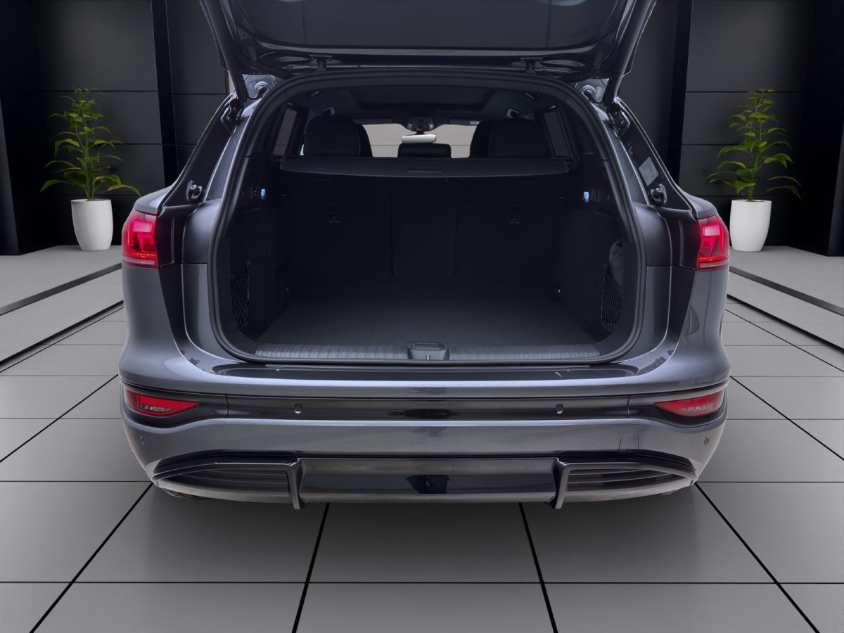 Thumb 3: Audi Q6 SUV e-tron PERFORMANCE S LINE BUSINESS AHK B&O HUD LM21 PANO