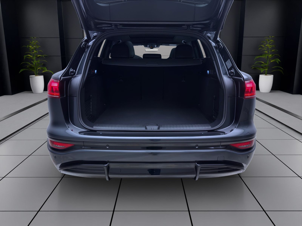 Thumb 3: Audi Q6 SUV e-tron PERFORMANCE S LINE BUSINESS