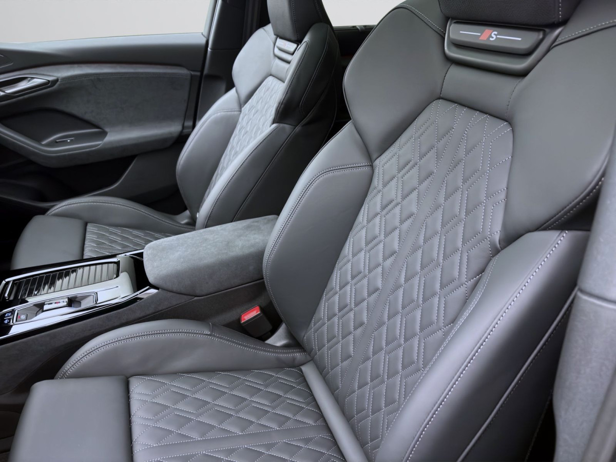 Thumb 8: Audi Q6 SUV e-tron PERFORMANCE S LINE BUSINESS
