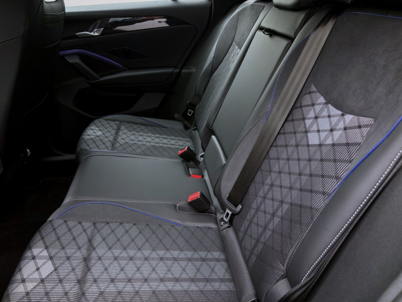 Bild 14: Volkswagen Tiguan 2.0 TDI DSG R-LINE AHK KAMERA NAVI PDC