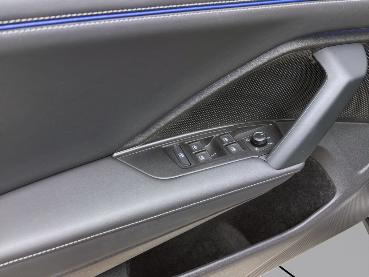 Thumb 9: Volkswagen Tiguan 2.0 TDI DSG R-LINE AHK KAMERA NAVI PDC