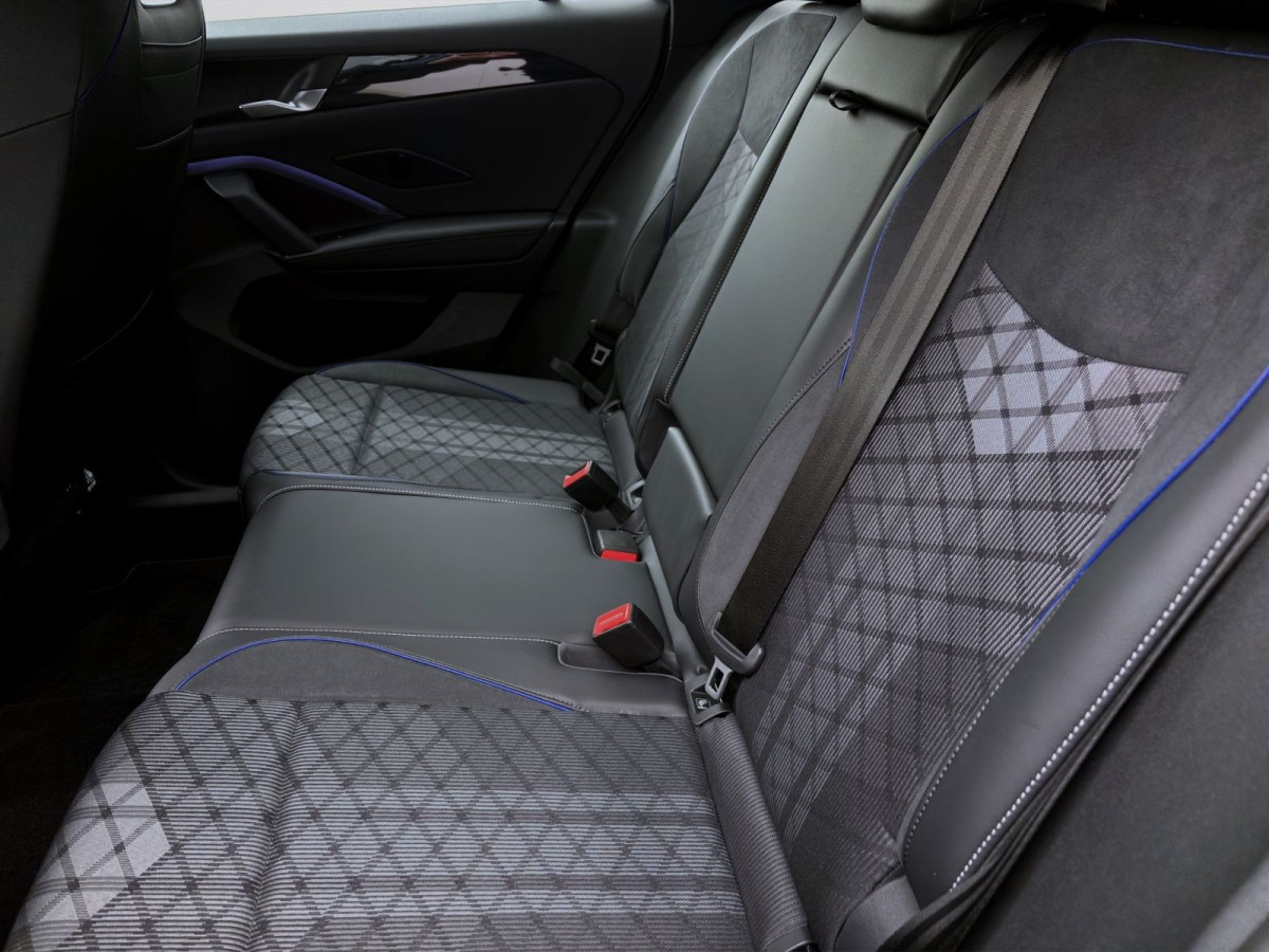 Thumb 14: Volkswagen Tiguan 2.0 TDI DSG R-LINE AHK KAMERA NAVI PDC